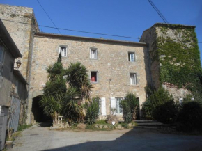 Logis de La Meschaussée, dans donjon du XIe siècle